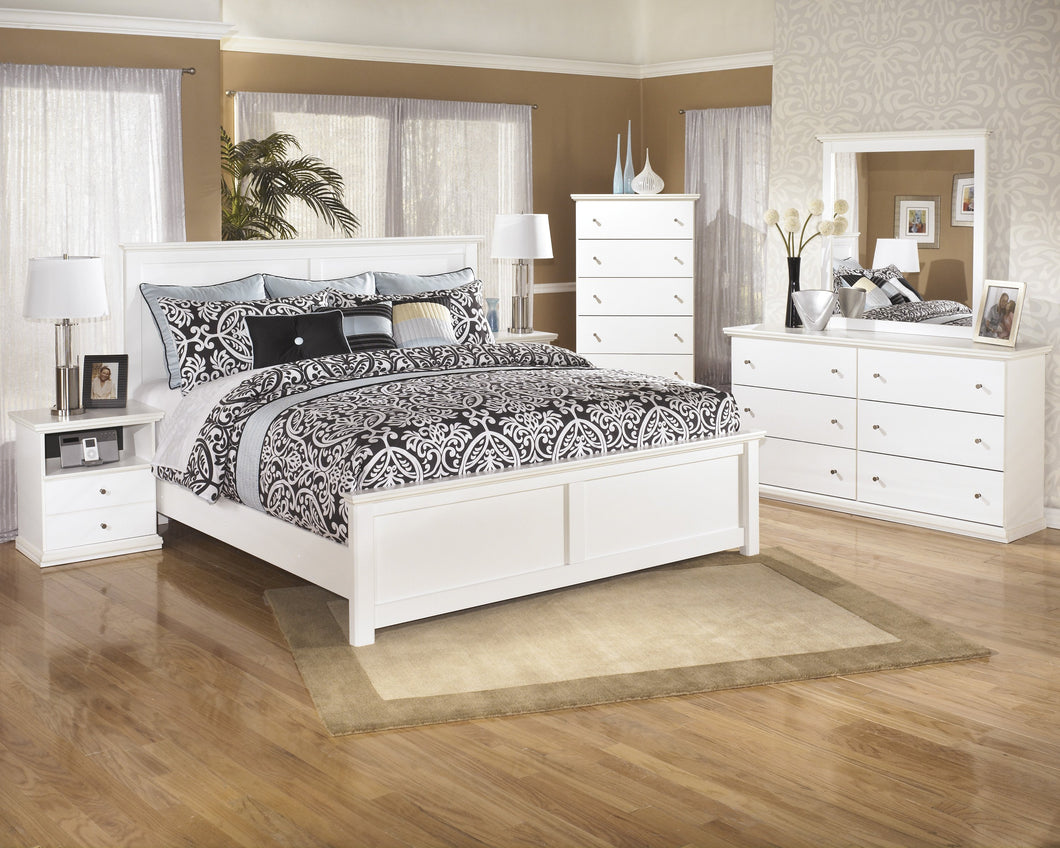 Buckwick Shoals Casual White Bedroom Set: King Bed, Dresser, Mirror, 2 Nighstands, Chest